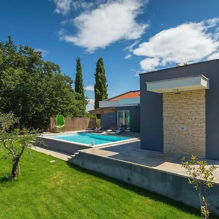 Holiday home Noemi Pula